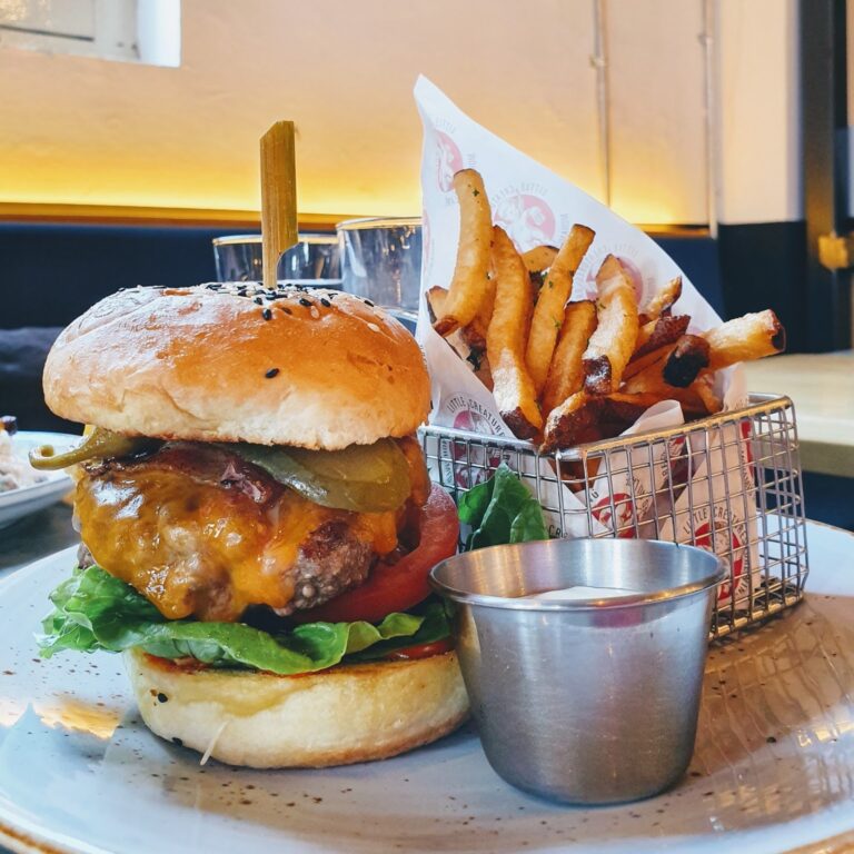 AF1QipO N6P7w5hPMUfjSEGMqFvCNkwxfRN3yUYekUn  s1536 768x768