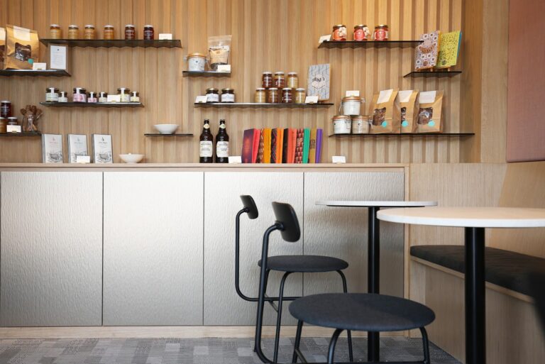 AF1QipOLyzAuJpO4MM s7E7JLRaqBoj5oqeuuq8IsEZf s1536 768x513