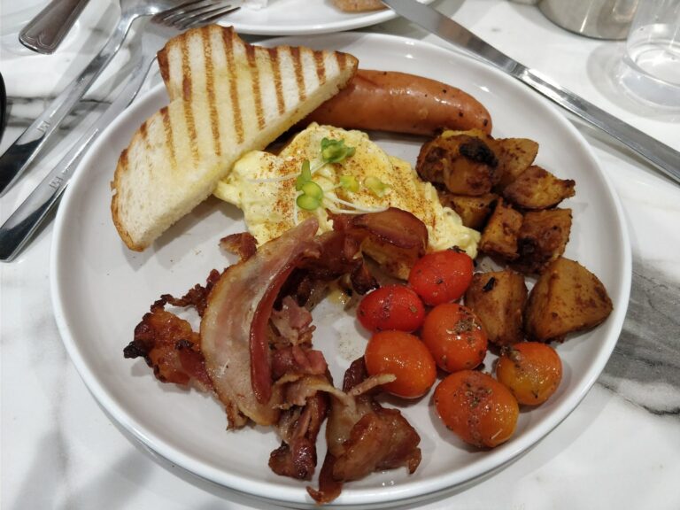 AF1QipPZyKeF 5mXOebAuvKwJ0oXScn7qXm9UJBaDJuG s1536 768x576